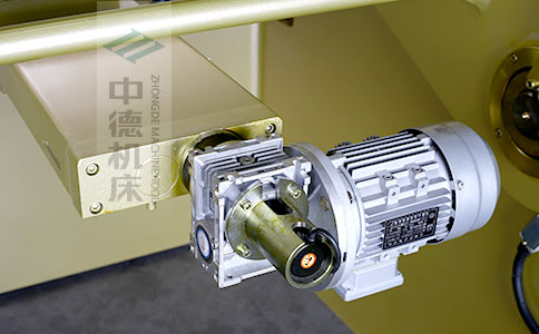 ZDS-840后檔料減速電機，質(zhì)量好，模擬運算定位速度快.jpg