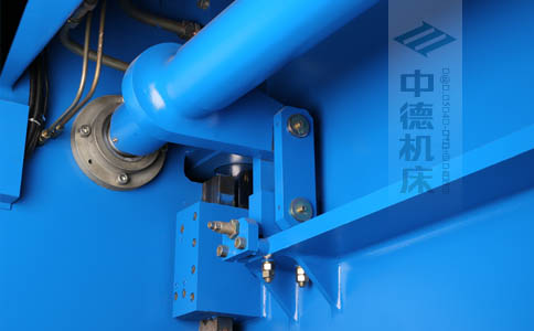ZDPK-6325配有中德公司最新型扭軸同步裝置，強度高，能調(diào)節(jié)，專利技術(shù).jpg