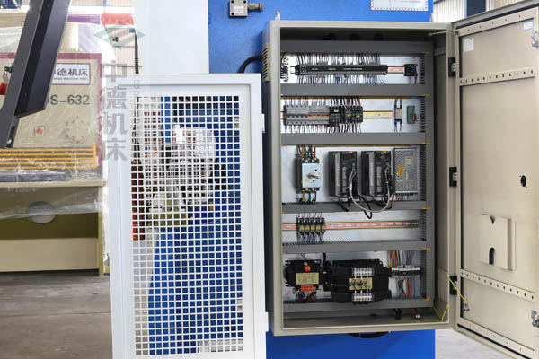 ZDPK-4015采用法國進口施耐德元氣件，抗干擾，穩(wěn)定耐用壽命長.jpg